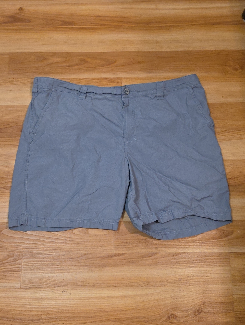 Columbia Men's Flat Front Washed Out Gray Ash Shorts 42W 8L